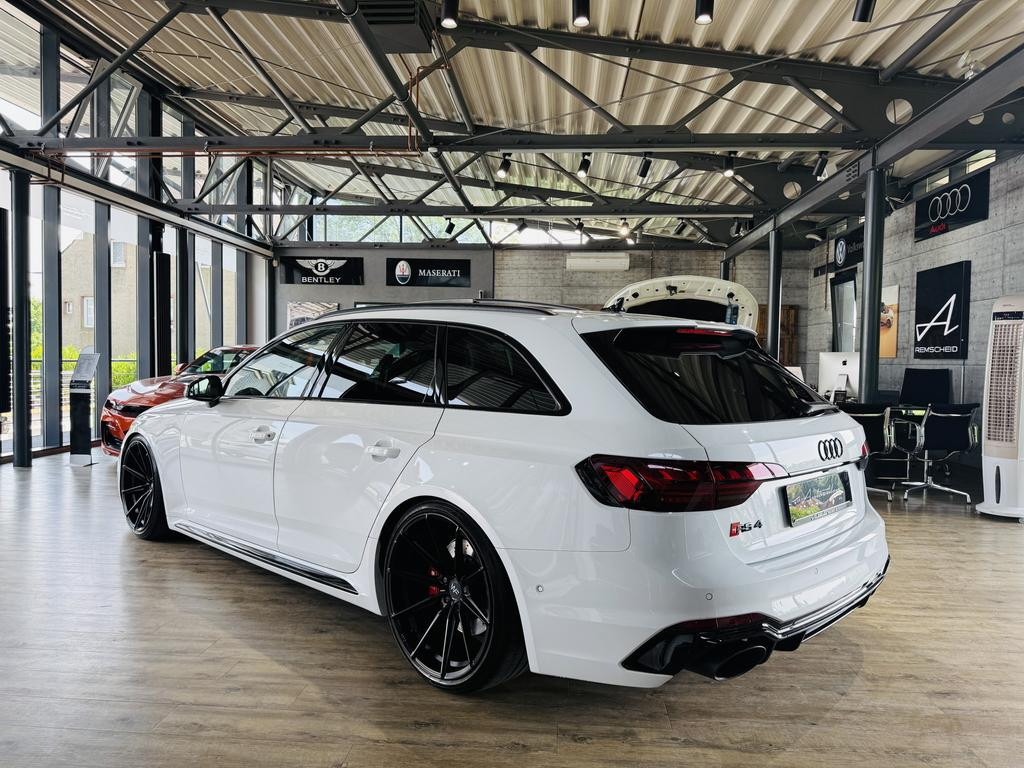 Audi RS4
