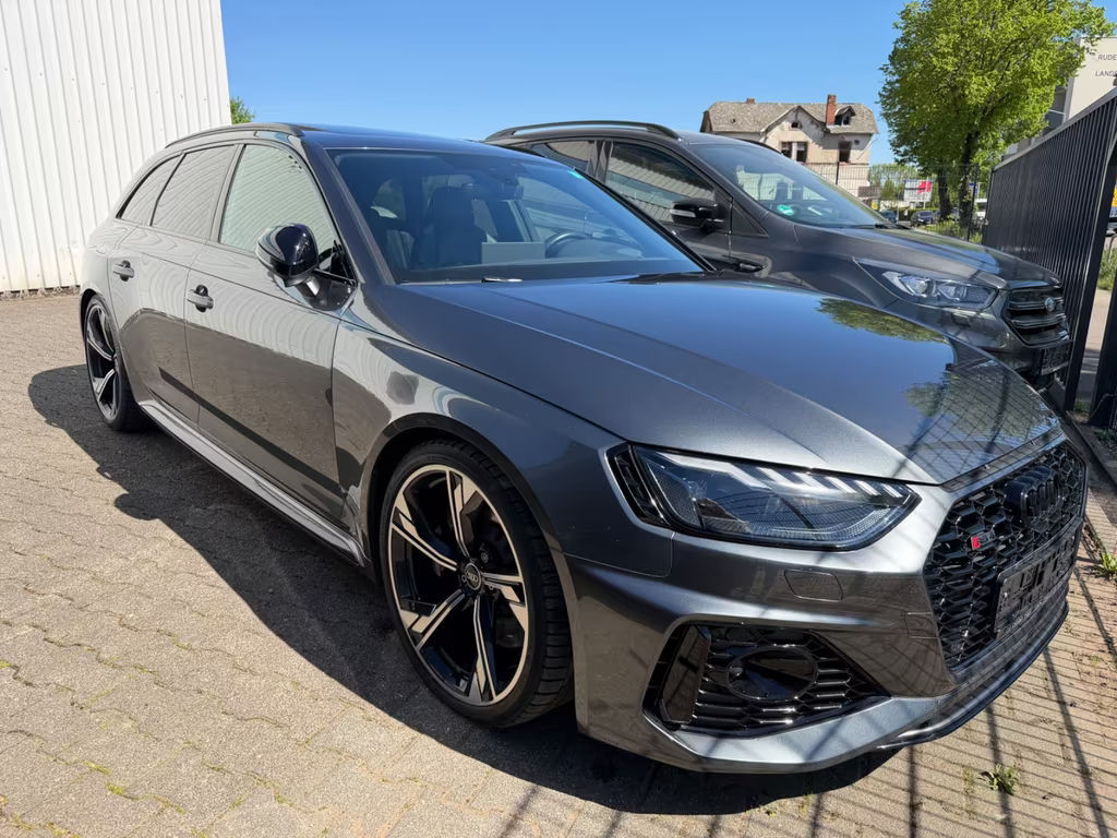 Audi RS4 Avant Quattro
