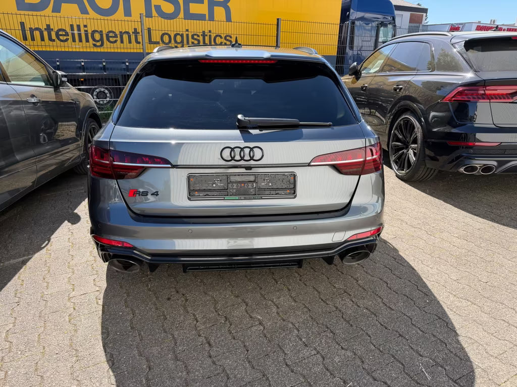 Audi RS4