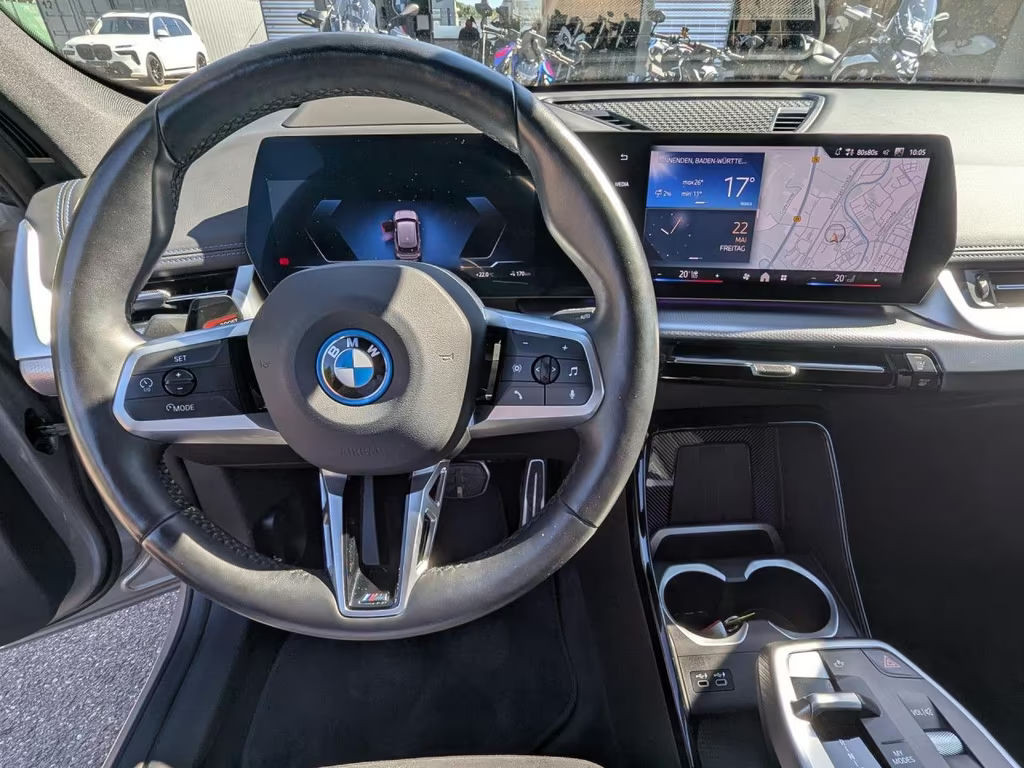 BMW iX1