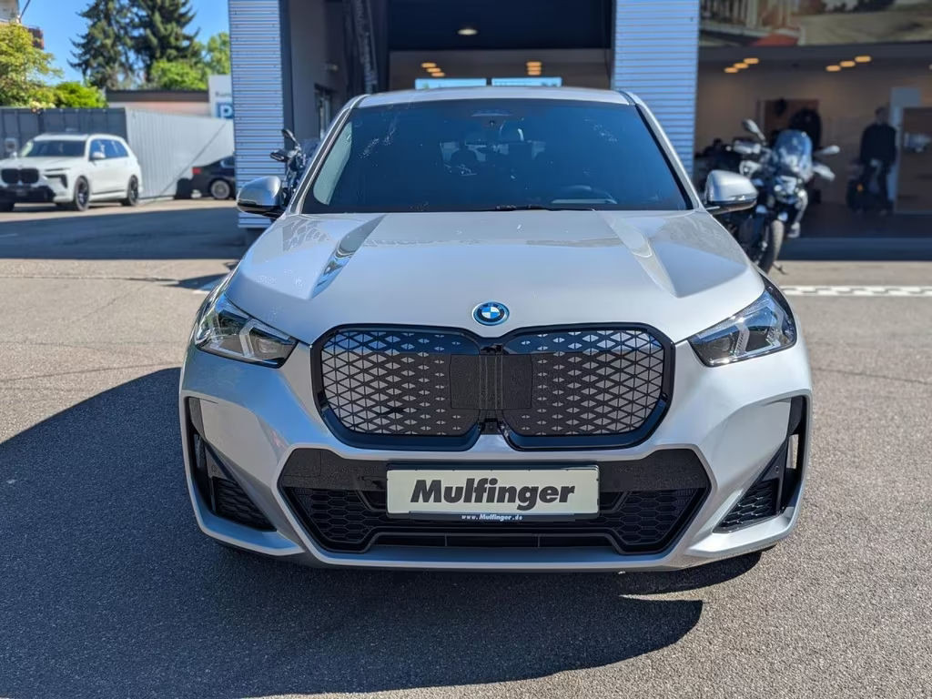 BMW iX1