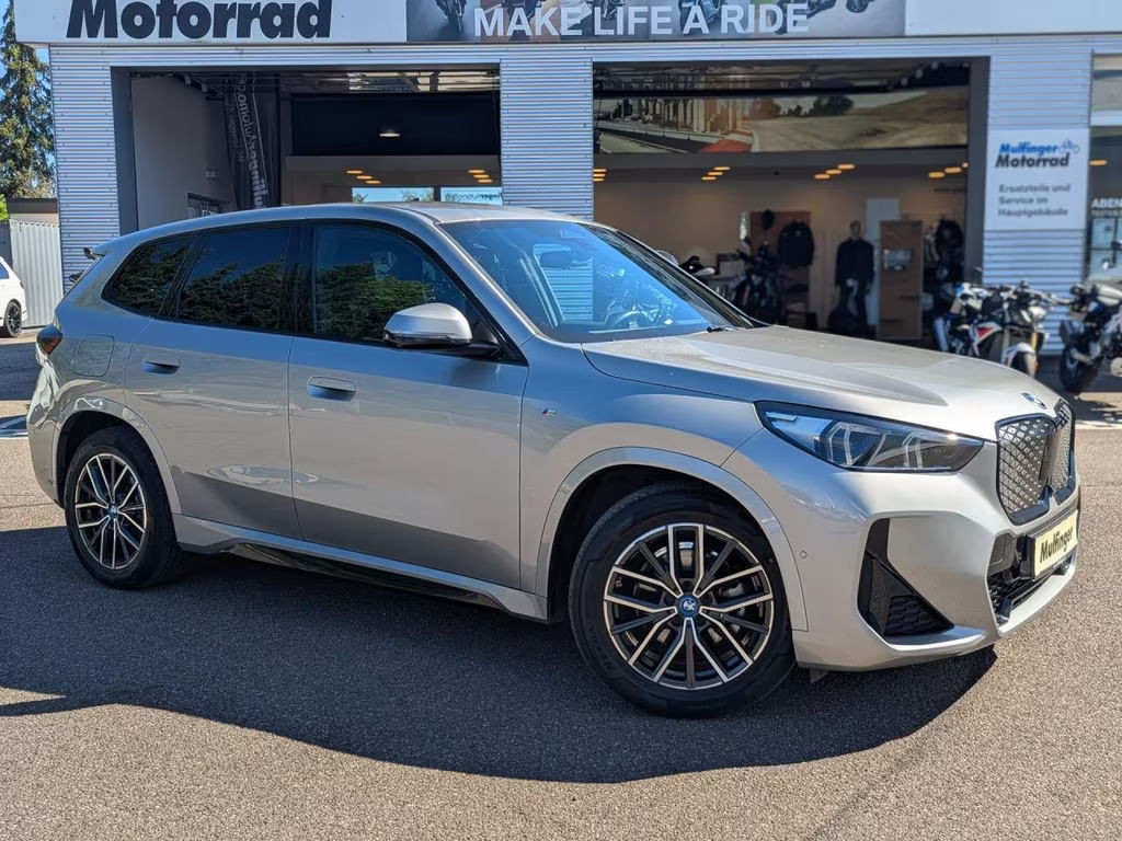 BMW iX1