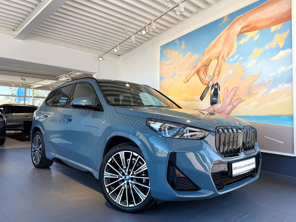 BMW iX1