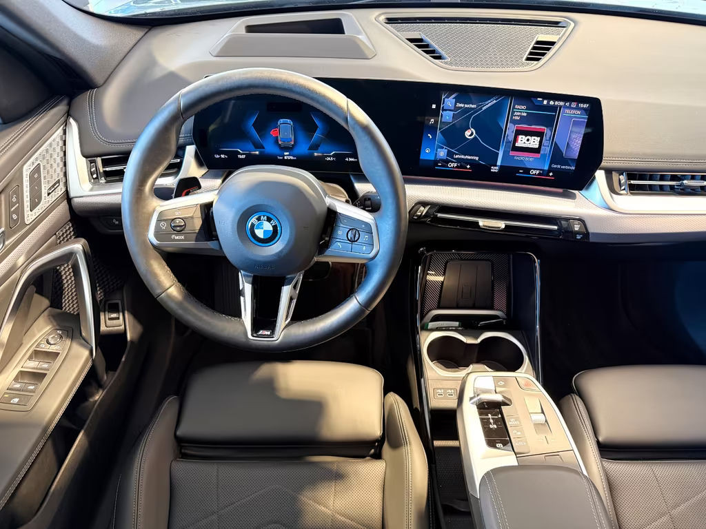 BMW iX1