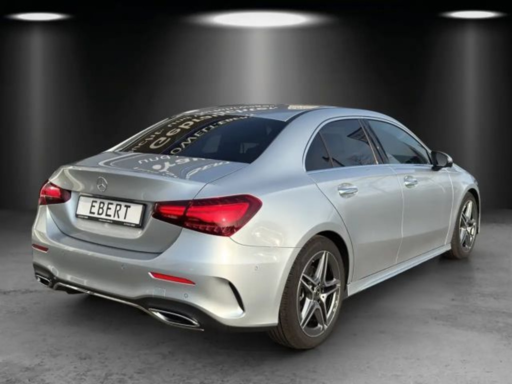 Mercedes-Benz A-Klasse A 220 AMG Line A 220 d