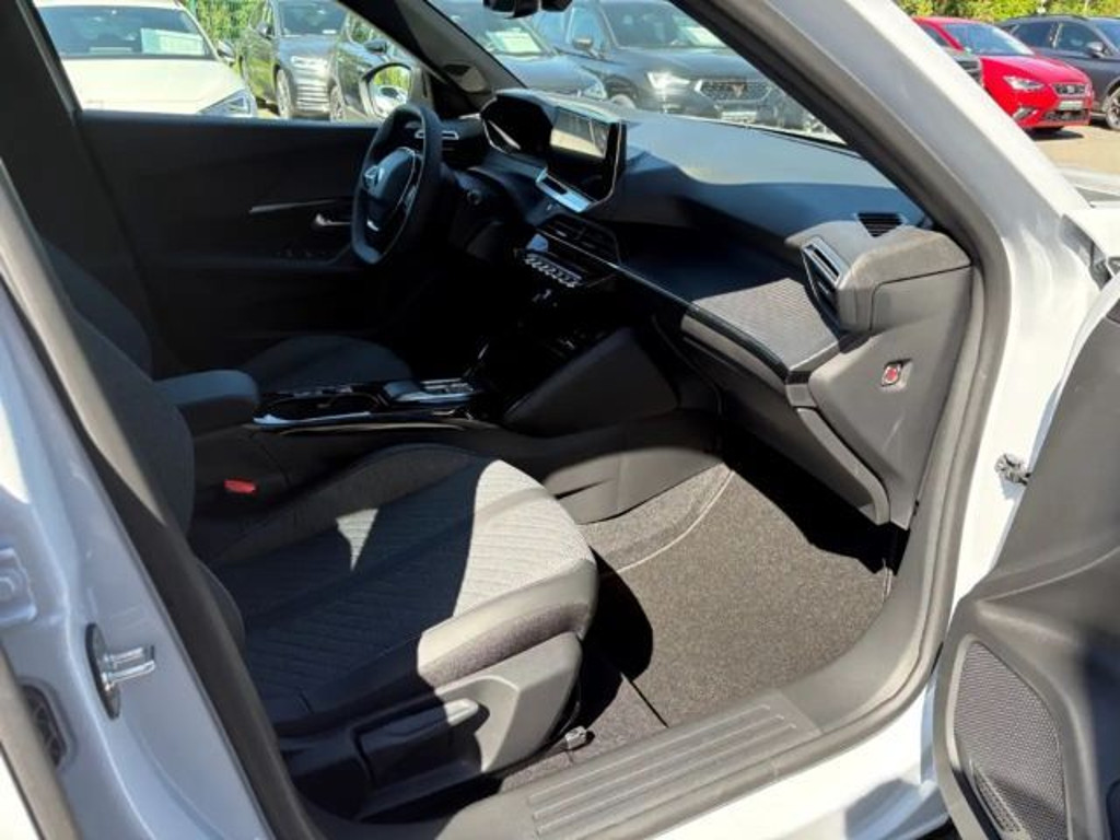 Peugeot e-2008