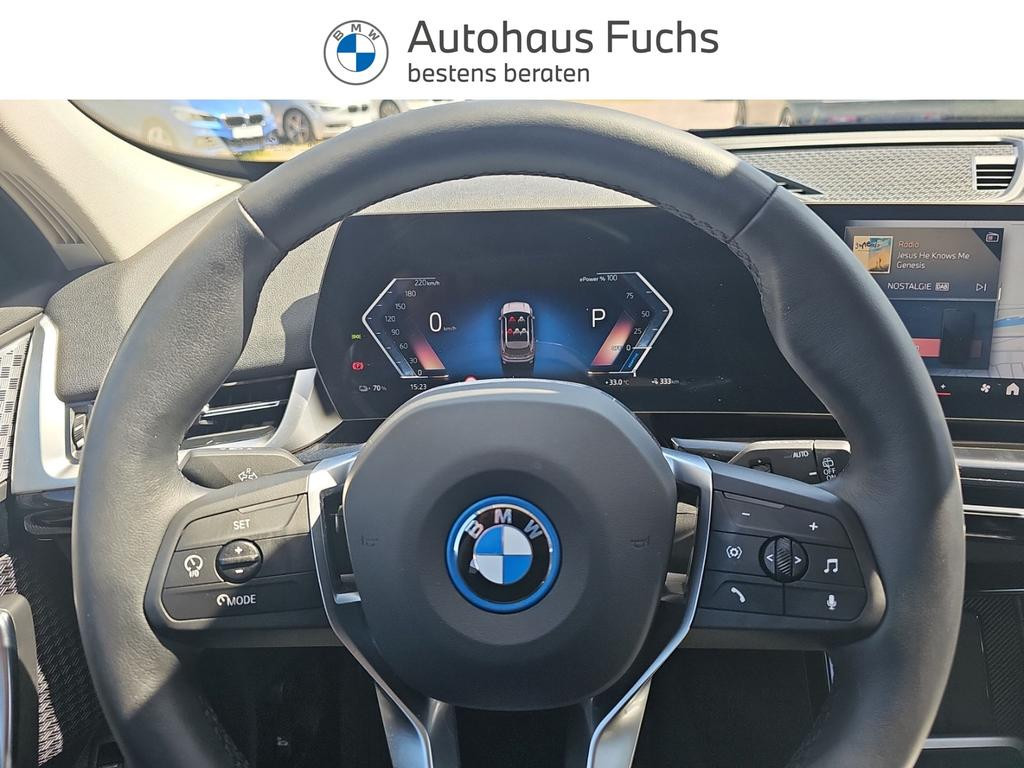BMW iX1