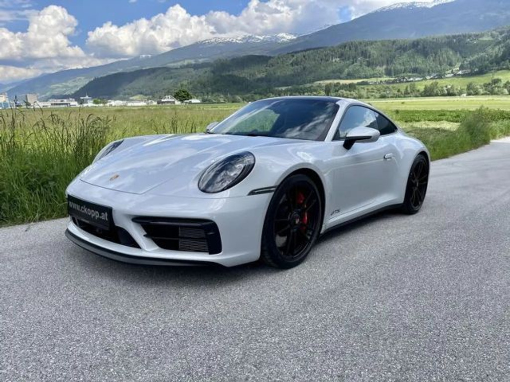 Porsche 911 GTS Coupé Carrera