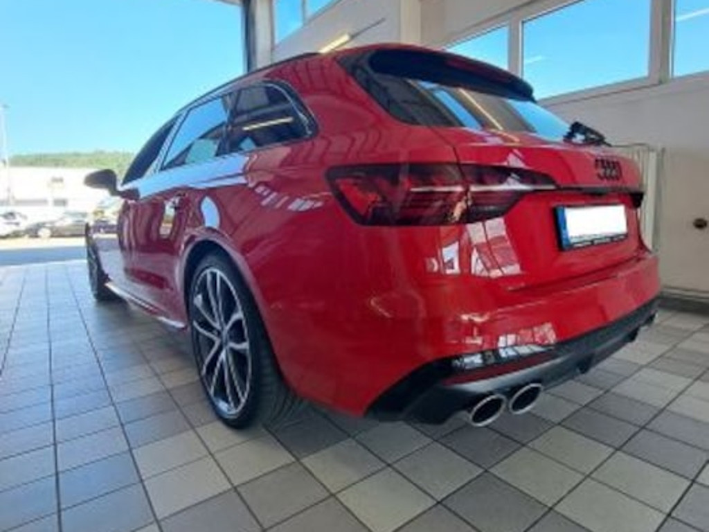 Audi S4