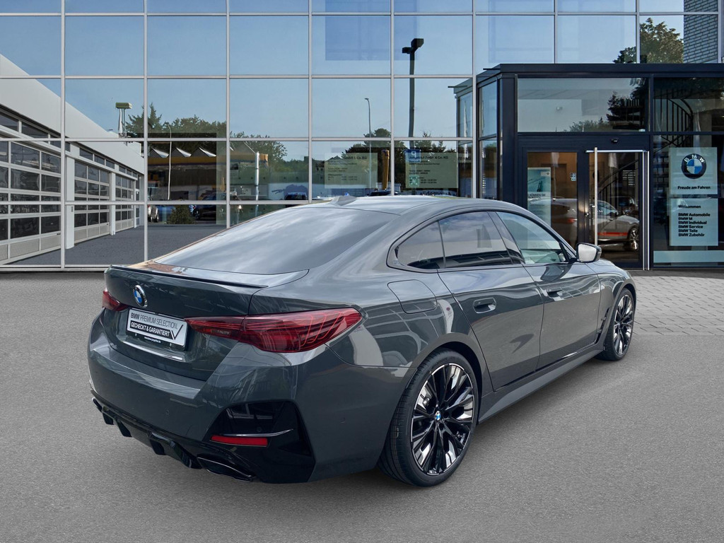 BMW M440