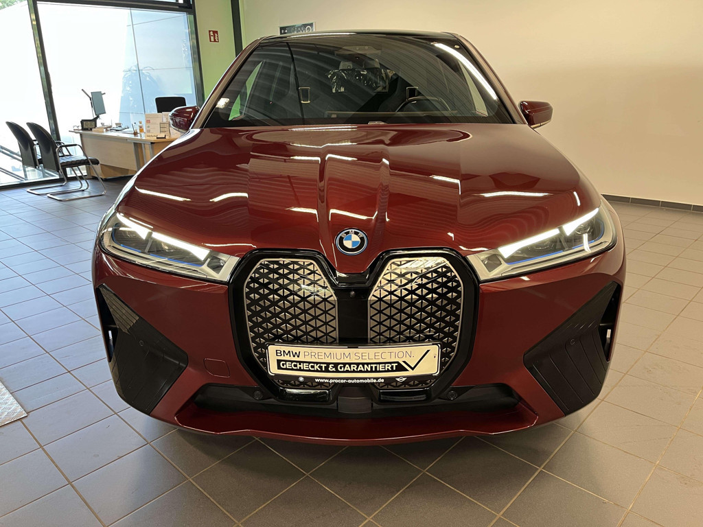 BMW iX