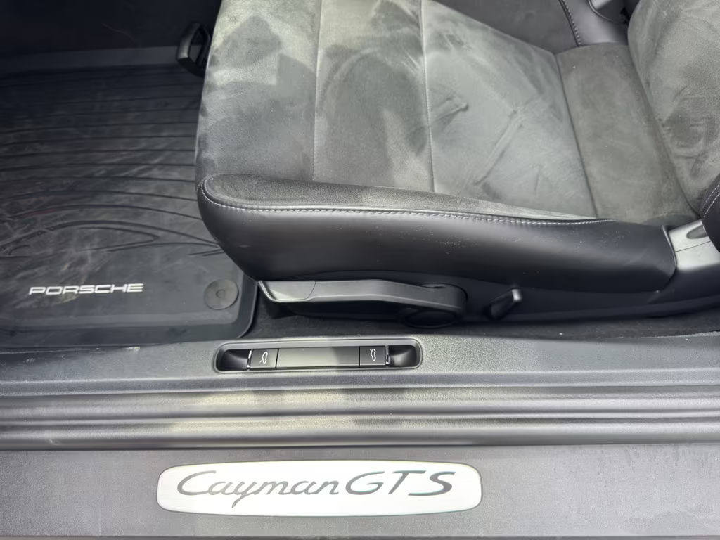 Porsche Cayman