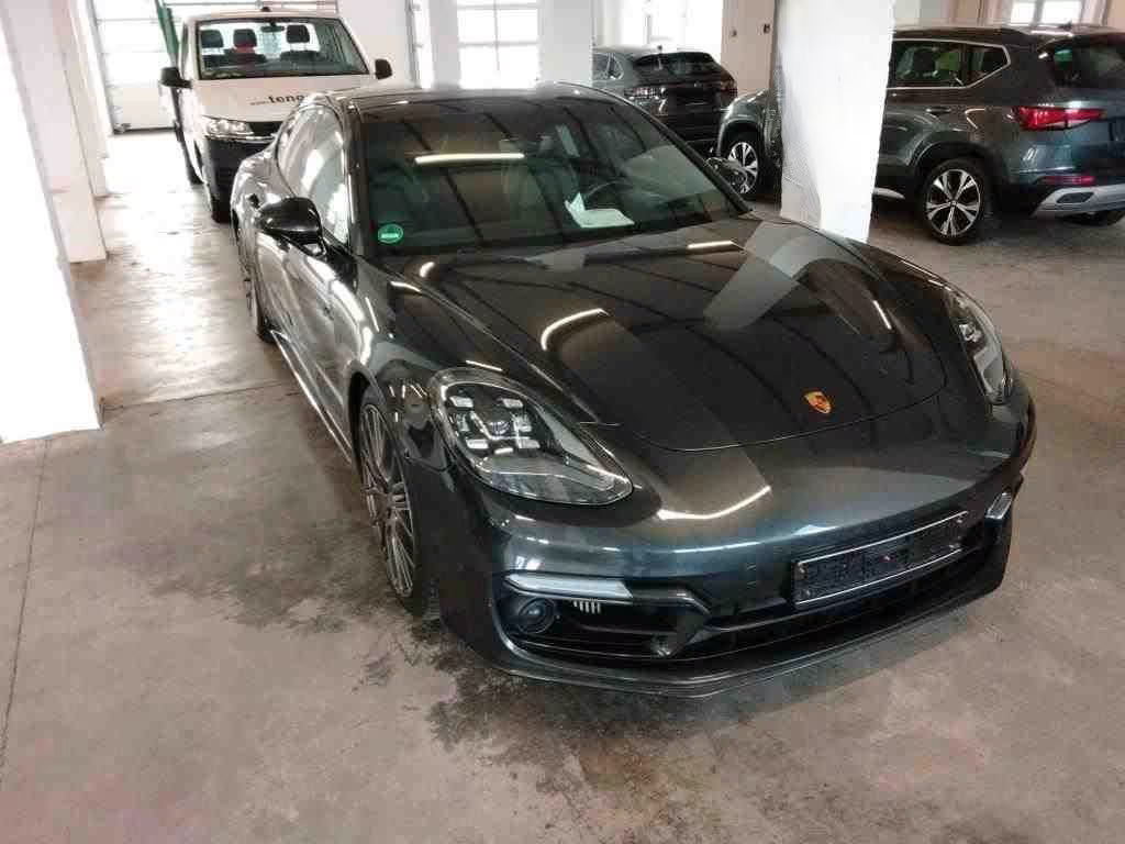 Porsche Panamera E-Hybrid Platinum Edition 4