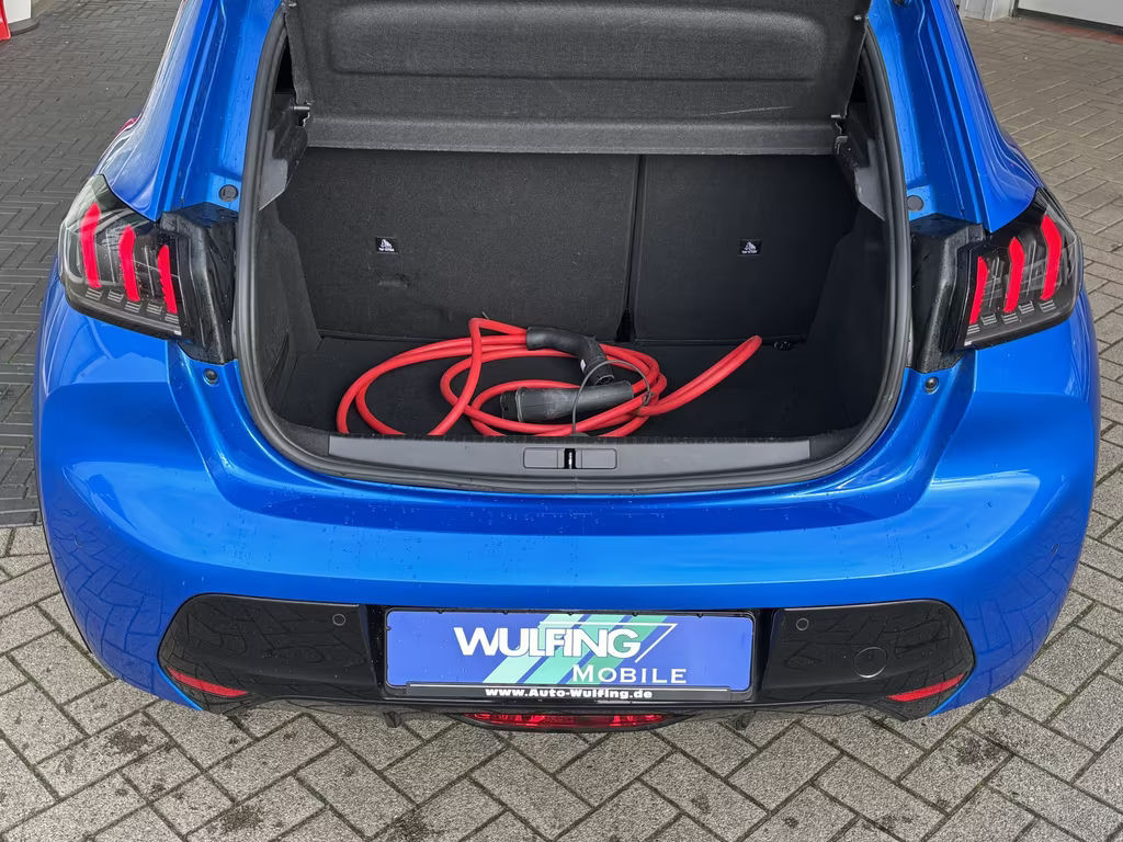 Peugeot e-208