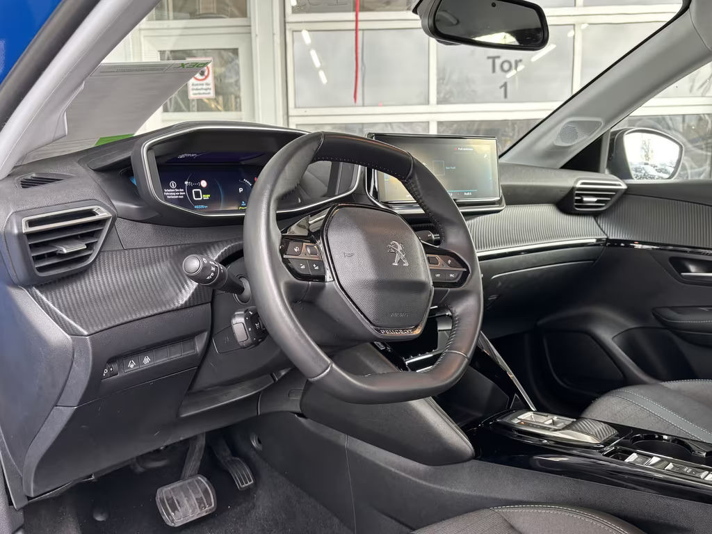 Peugeot e-208