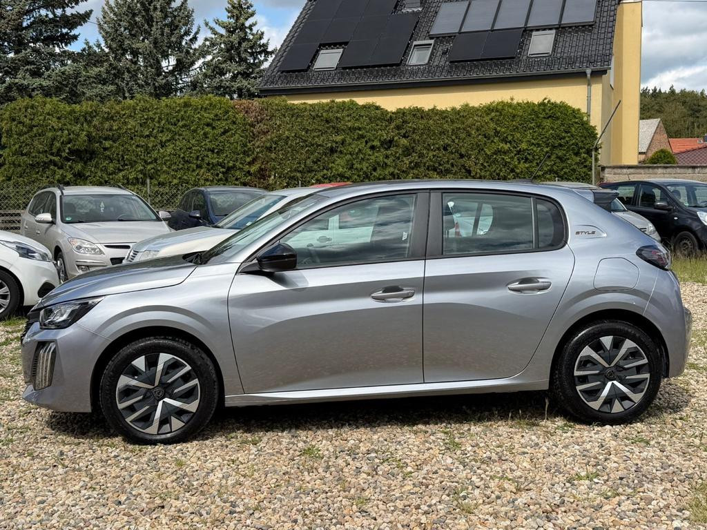 Peugeot e-208 Style Hybrid
