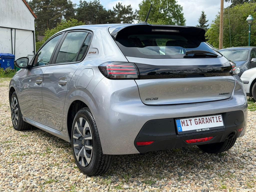 Peugeot e-208