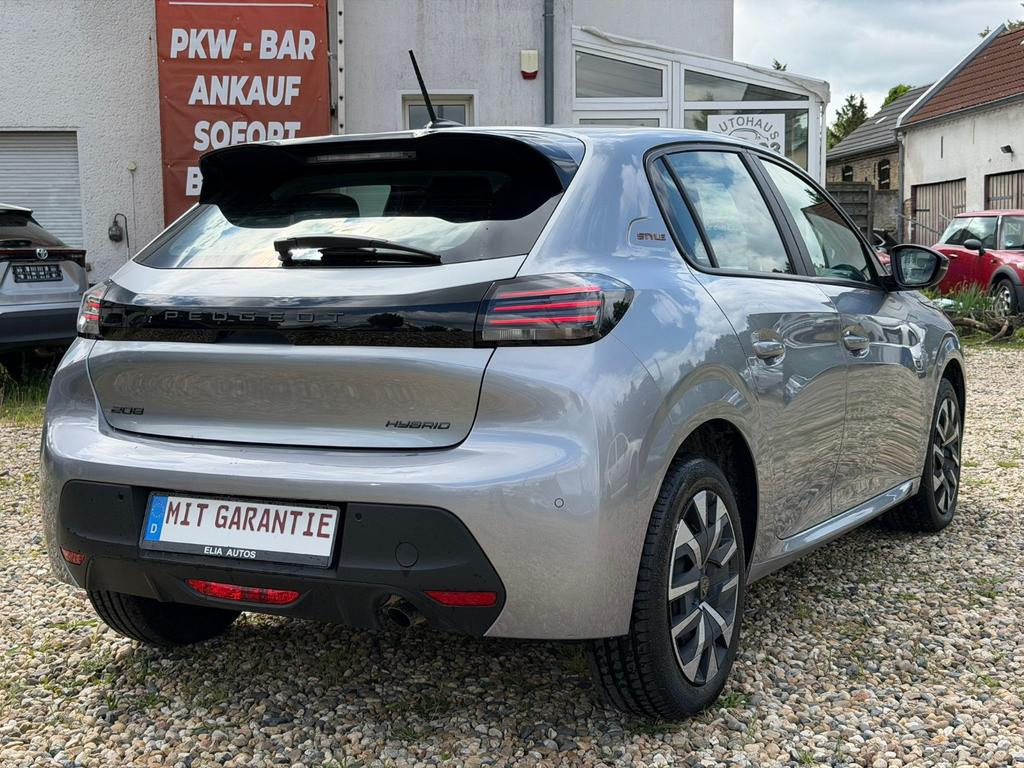Peugeot e-208