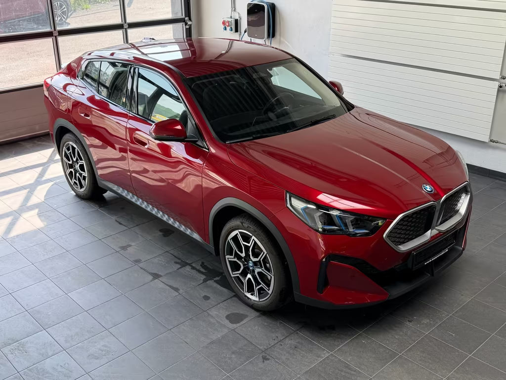 BMW iX2 xDrive30