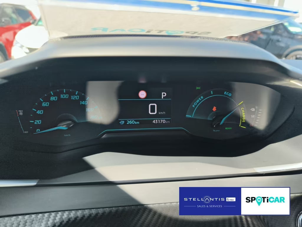 Peugeot e-208