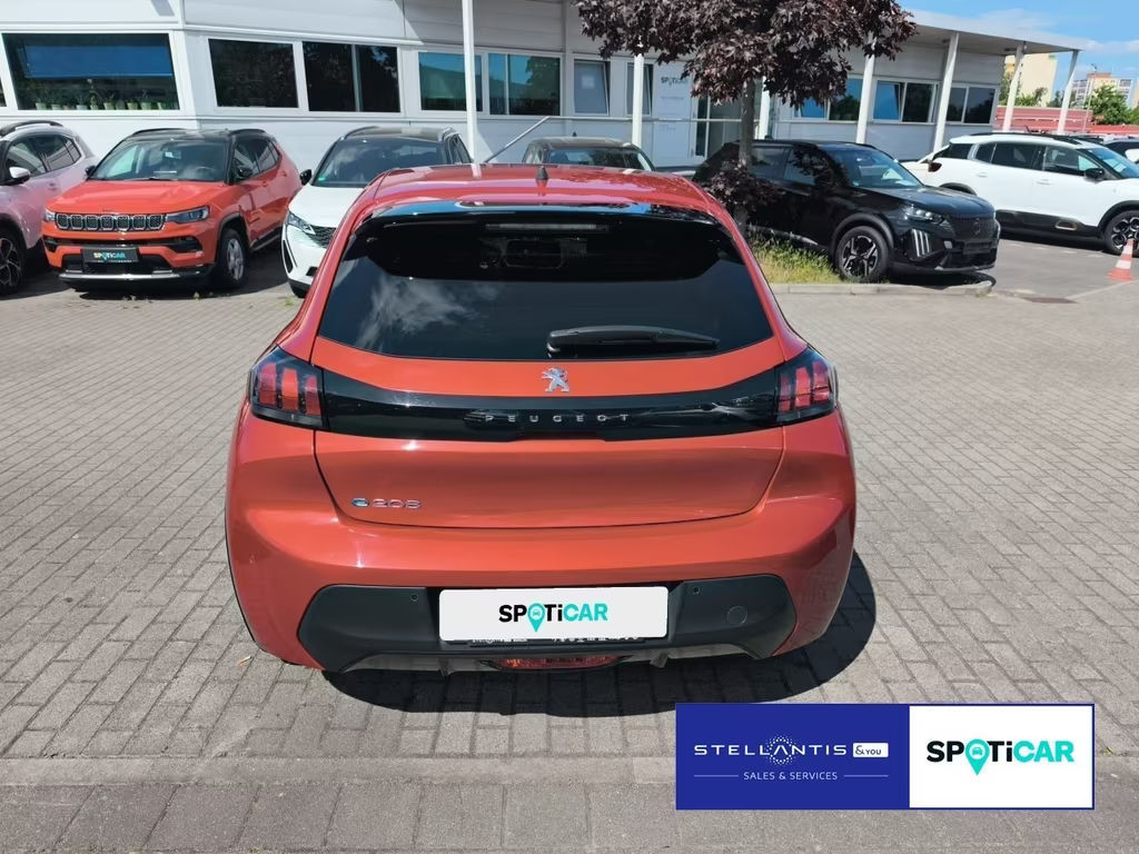 Peugeot e-208