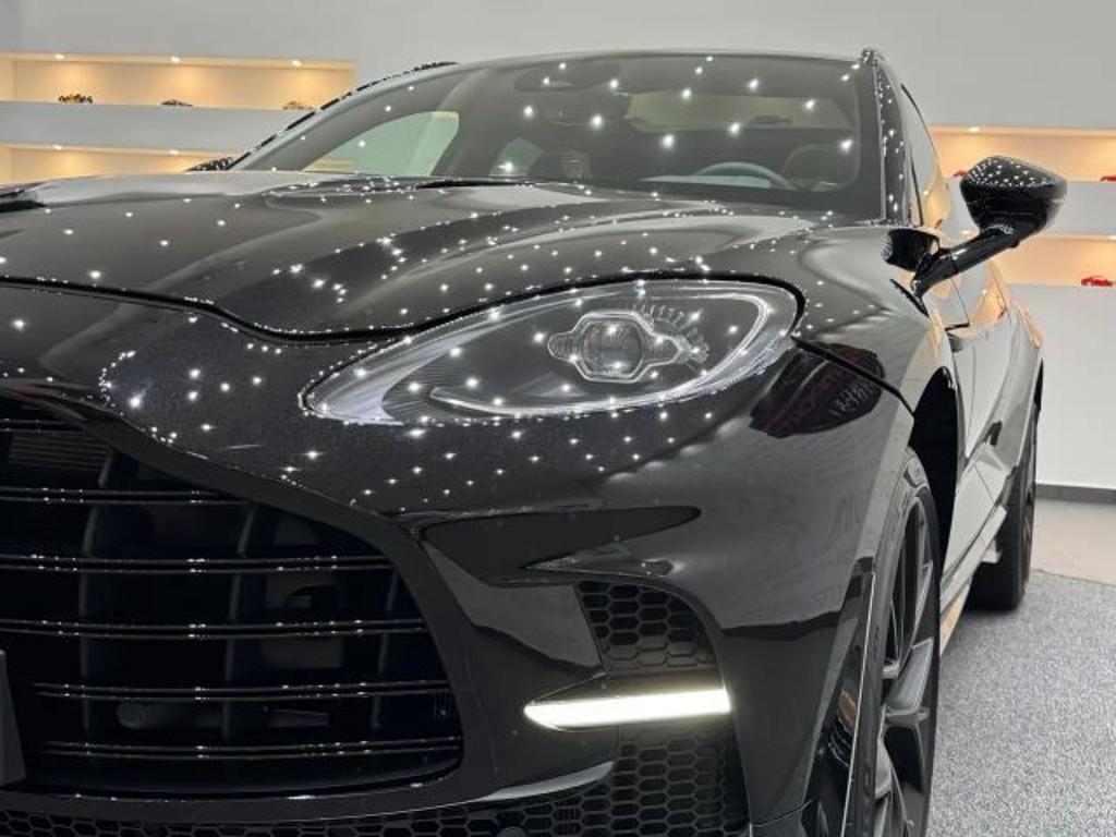 Aston Martin DBX