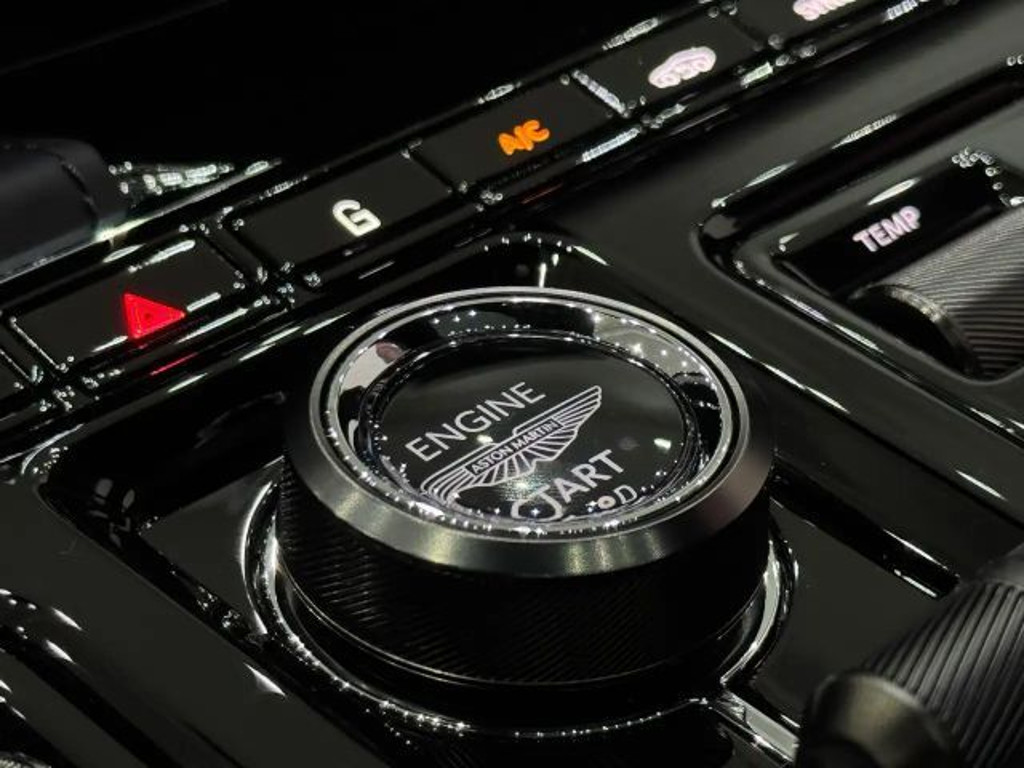 Aston Martin DBX