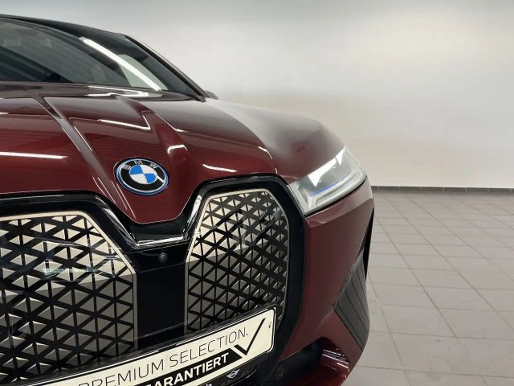 BMW iX