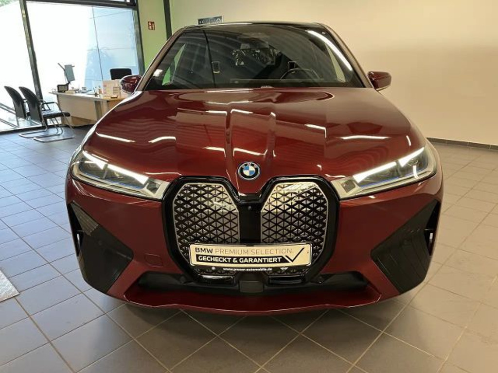BMW iX