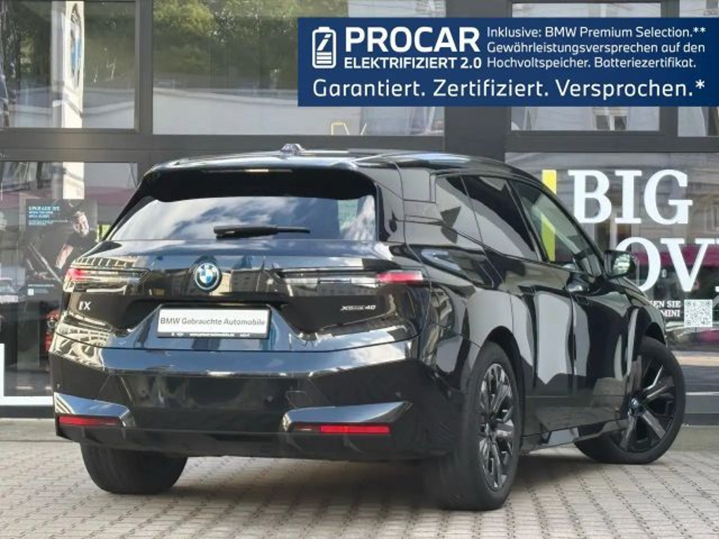 BMW iX