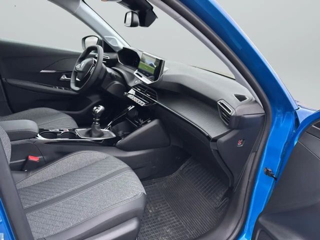 Peugeot e-208