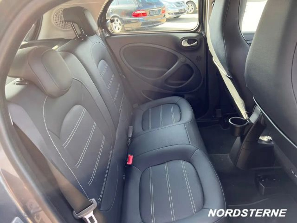 Smart EQ forfour