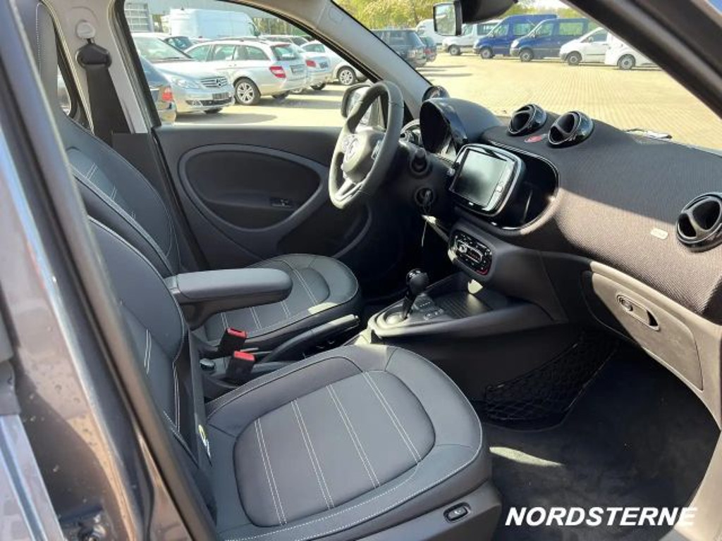 Smart EQ forfour