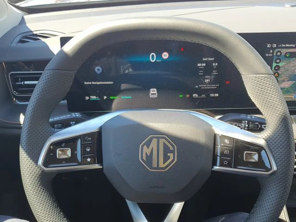 MG HS