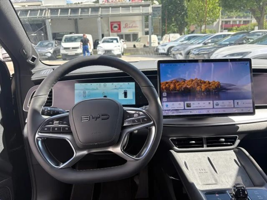 BYD Sealion 7