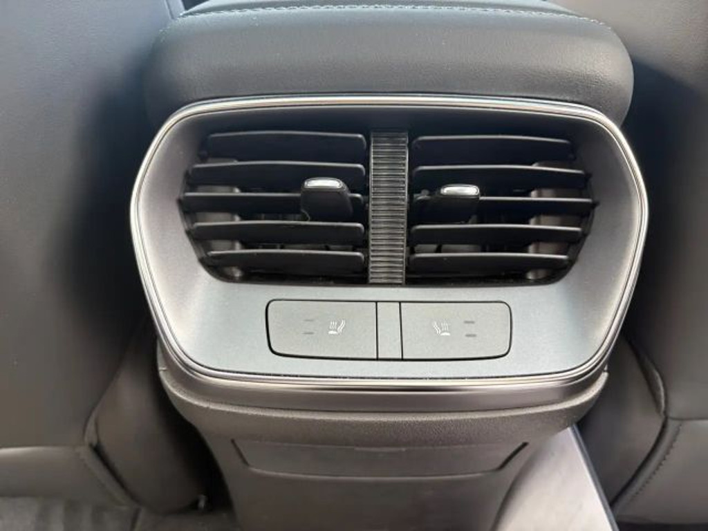 BYD Sealion 7