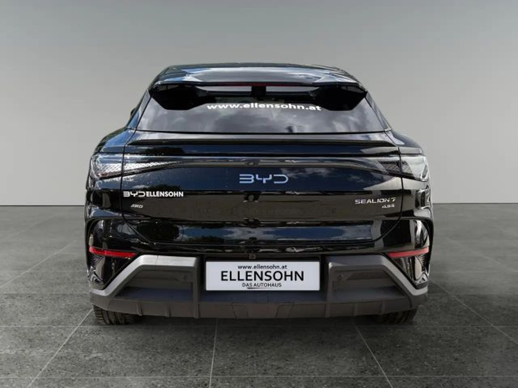 BYD Sealion 7