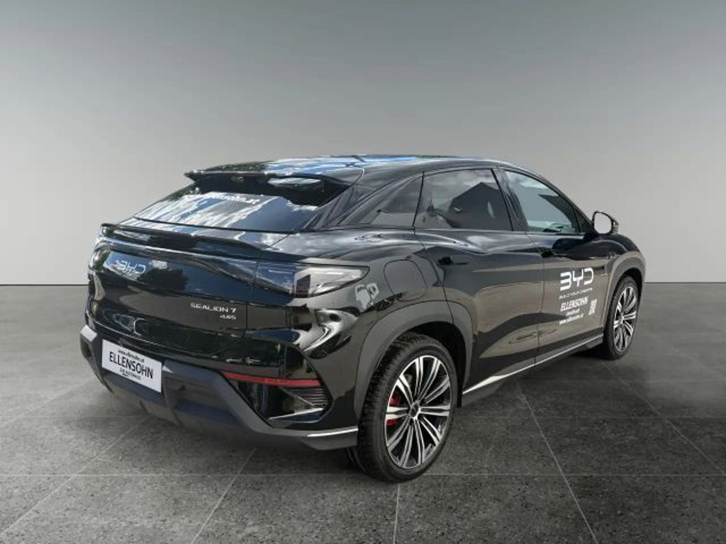BYD Sealion 7