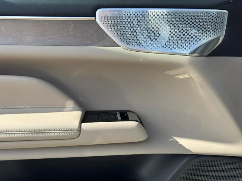 Volvo ES90