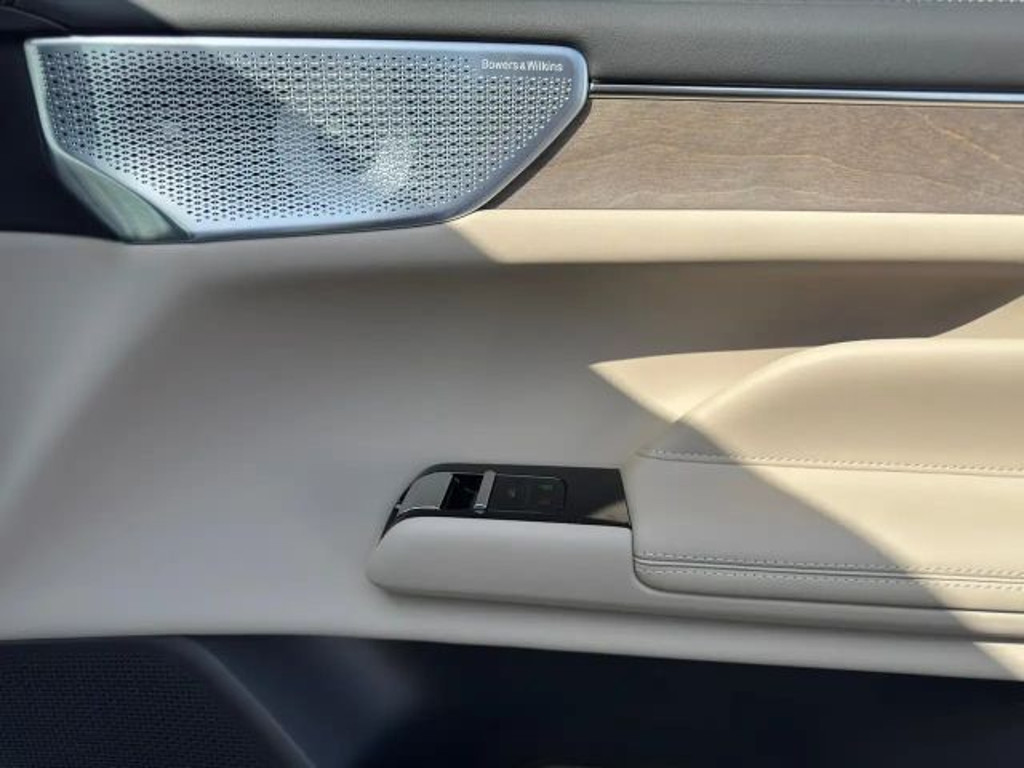 Volvo ES90