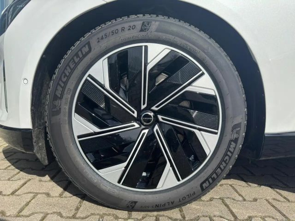 Volvo ES90