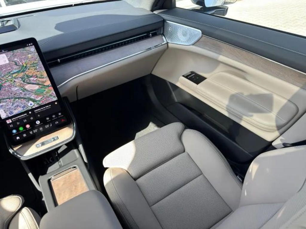 Volvo ES90