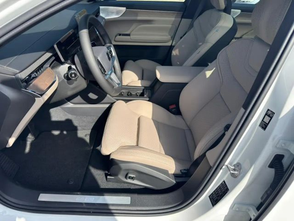 Volvo ES90