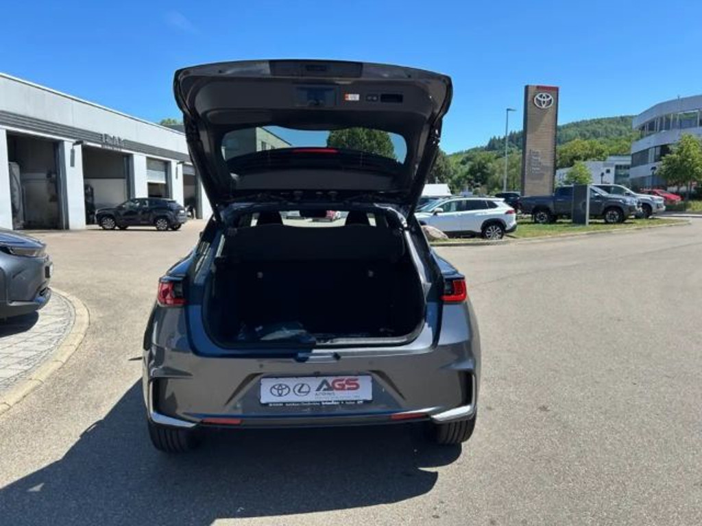Lexus LBX