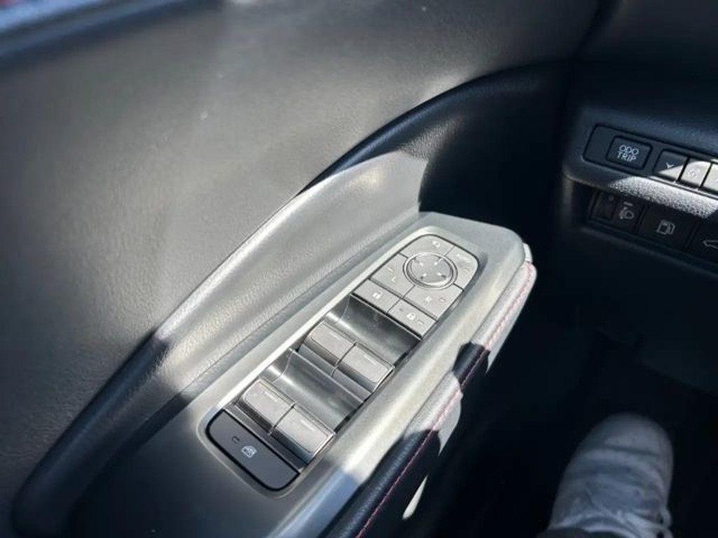 Lexus LBX