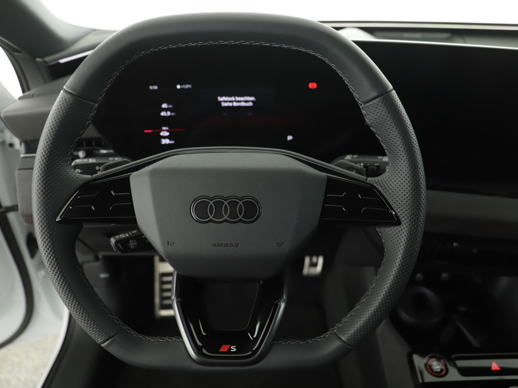 Audi S6 e-tron
