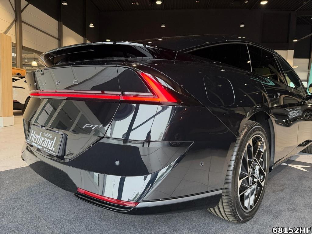Xpeng P7