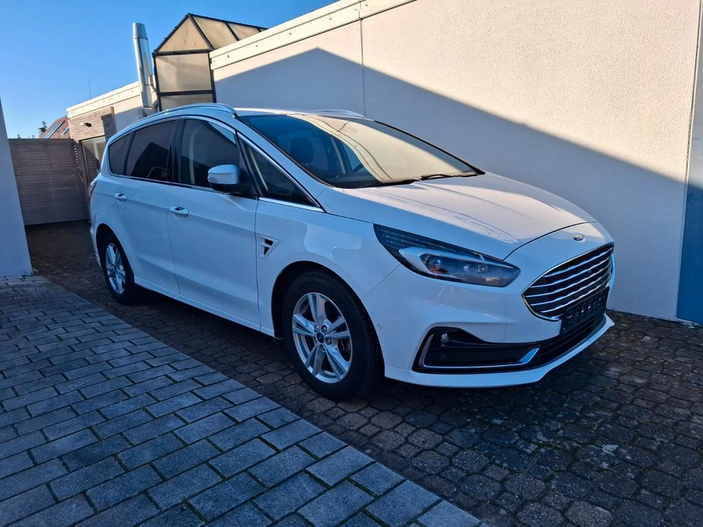 Ford S-Max Titanium