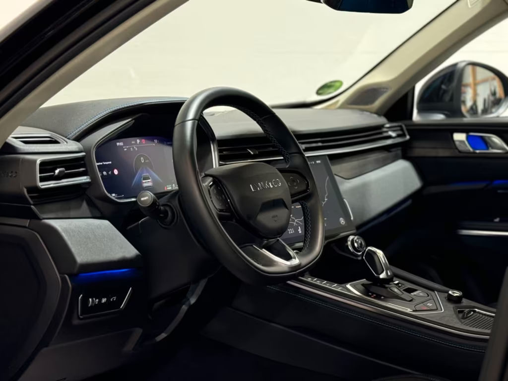 Lynk&Co 01
