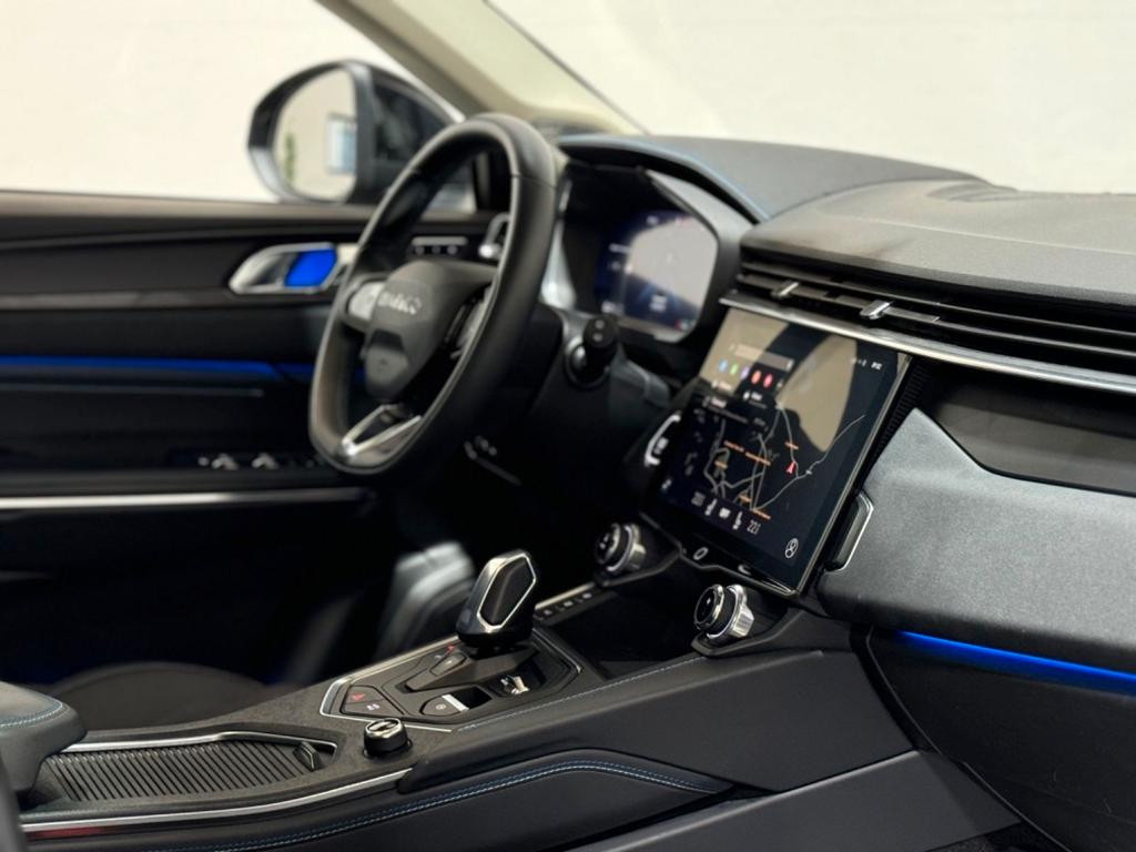 Lynk&Co 01
